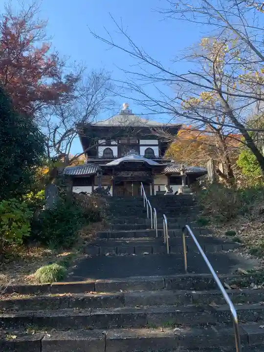 成身院 百体観音堂(さざえ堂)(埼玉県)