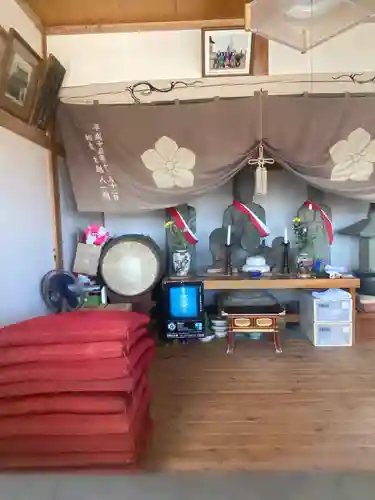 宝幢寺大日堂の仏像