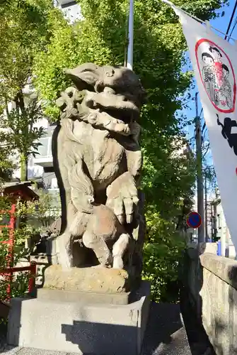 東神奈川熊野神社の狛犬