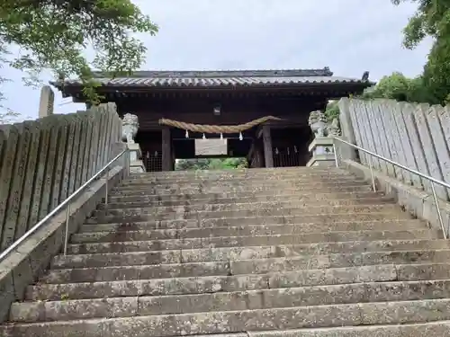 高縄神社の山門