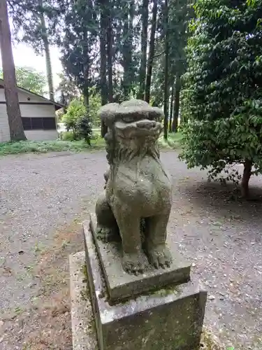 岩崎神社の狛犬