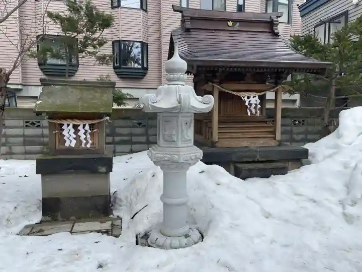 水天宮の{uncategorized: "未分類", other: "その他", undefined: "問題あり", building: "その他建物", grave: "お墓", sacred_gate: "鳥居", guardian: "狛犬", statue: "像", buddha: "仏像", history: "歴史", nature: "自然", garden: "庭園", animal: "動物", pagoda: "塔", temizu: "手水舎", mountain_gate: "山門・神門", sanctuary: "本殿・本堂", subordinate: "末社・摂社", art: "芸術", scenery: "景色", jizo: "地蔵", ema: "絵馬", goshuin: "御朱印", omikuji: "おみくじ", items: "授与品その他", amulet: "お守り", goshuincho: "御朱印帳", eats: "食事", festival: "お祭り", votive_dance: "神楽", shichigosan: "七五三参", wedding: "結婚式", experience: "体験その他", initially: "初詣", around: "周辺", anti_infection: "感染症対策"}