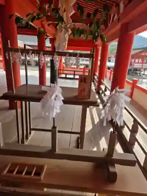 厳島神社の{uncategorized: "未分類", other: "その他", undefined: "問題あり", building: "その他建物", grave: "お墓", sacred_gate: "鳥居", guardian: "狛犬", statue: "像", buddha: "仏像", history: "歴史", nature: "自然", garden: "庭園", animal: "動物", pagoda: "塔", temizu: "手水舎", mountain_gate: "山門・神門", sanctuary: "本殿・本堂", subordinate: "末社・摂社", art: "芸術", scenery: "景色", jizo: "地蔵", ema: "絵馬", goshuin: "御朱印", omikuji: "おみくじ", items: "授与品その他", amulet: "お守り", goshuincho: "御朱印帳", eats: "食事", festival: "お祭り", votive_dance: "神楽", shichigosan: "七五三参", wedding: "結婚式", experience: "体験その他", initially: "初詣", around: "周辺", anti_infection: "感染症対策"}