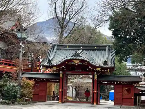 秩父神社の山門・神門