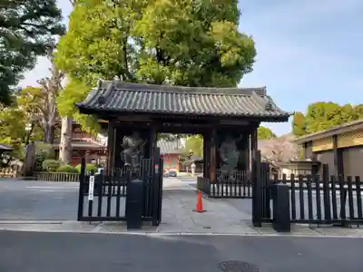 宝仙寺の山門・神門