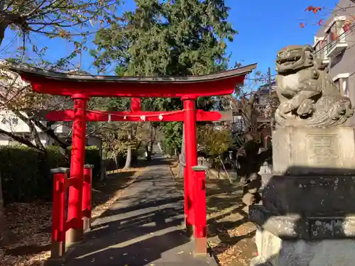 驚神社の鳥居