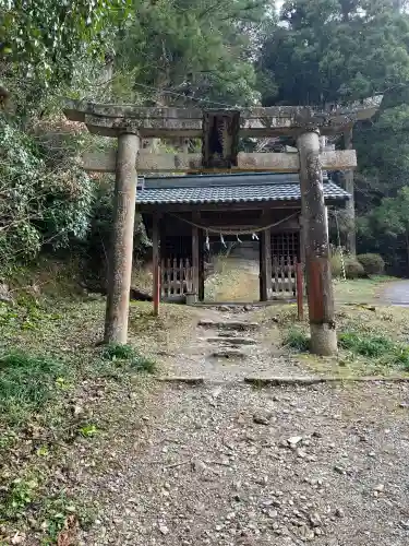 上一宮大粟神社の{uncategorized: "未分類", other: "その他", undefined: "問題あり", building: "その他建物", grave: "お墓", sacred_gate: "鳥居", guardian: "狛犬", statue: "像", buddha: "仏像", history: "歴史", nature: "自然", garden: "庭園", animal: "動物", pagoda: "塔", temizu: "手水舎", mountain_gate: "山門・神門", sanctuary: "本殿・本堂", subordinate: "末社・摂社", art: "芸術", scenery: "景色", jizo: "地蔵", ema: "絵馬", goshuin: "御朱印", omikuji: "おみくじ", items: "授与品その他", amulet: "お守り", goshuincho: "御朱印帳", eats: "食事", festival: "お祭り", votive_dance: "神楽", shichigosan: "七五三参", wedding: "結婚式", experience: "体験その他", initially: "初詣", around: "周辺", anti_infection: "感染症対策"}