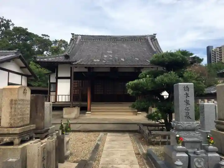 西照寺の本殿・本堂