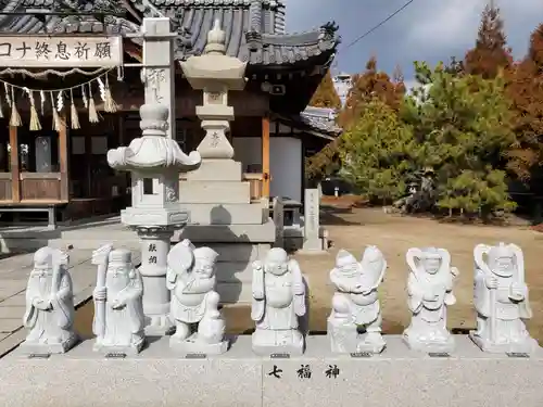 石海神社の像