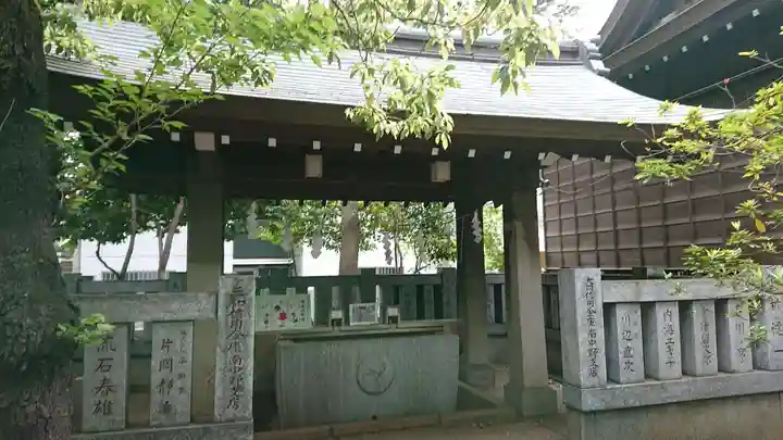 神明氷川神社の手水舎