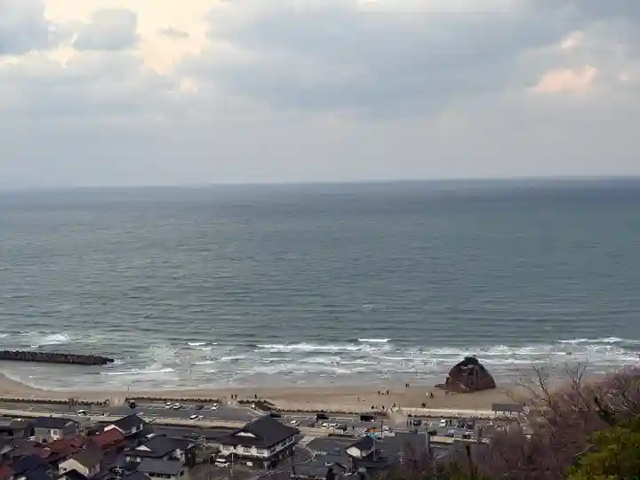 稲佐の浜 弁天島(島根県)