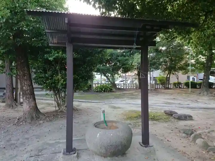 白山社(前田白山社)の手水舎