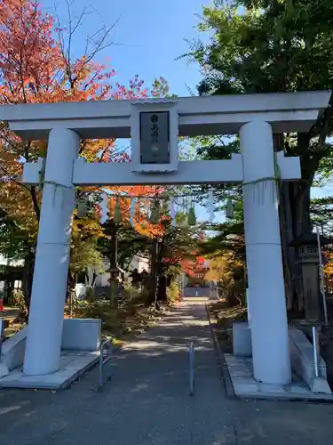 西岡八幡宮の鳥居