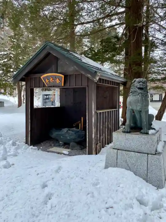 由仁神社の手水舎