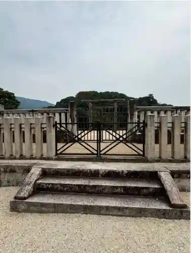 崇神天皇　山邊道勾岡上陵(奈良県)