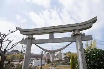 横浜御嶽神社の鳥居