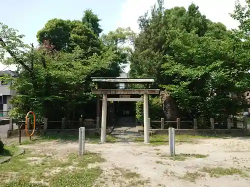 龍神社（川間町）の鳥居