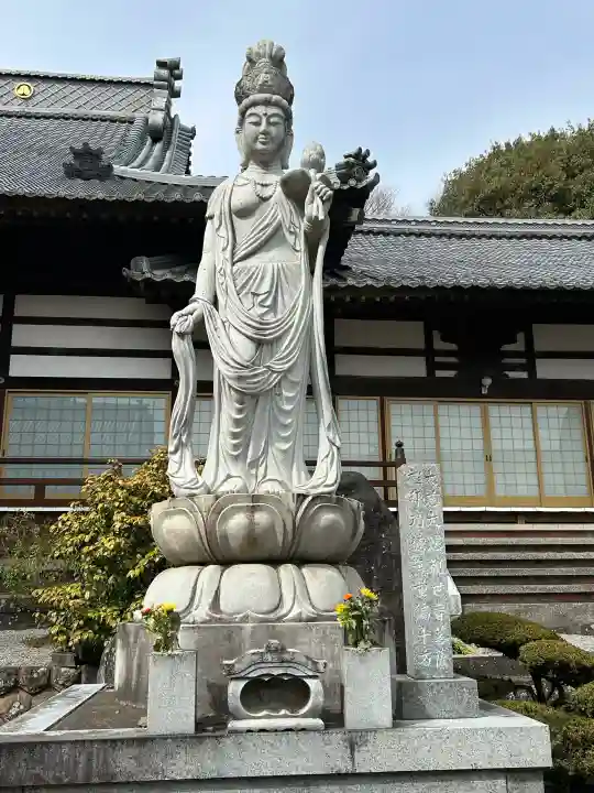 興善寺の{uncategorized: "未分類", other: "その他", undefined: "問題あり", building: "その他建物", grave: "お墓", sacred_gate: "鳥居", guardian: "狛犬", statue: "像", buddha: "仏像", history: "歴史", nature: "自然", garden: "庭園", animal: "動物", pagoda: "塔", temizu: "手水舎", mountain_gate: "山門・神門", sanctuary: "本殿・本堂", subordinate: "末社・摂社", art: "芸術", scenery: "景色", jizo: "地蔵", ema: "絵馬", goshuin: "御朱印", omikuji: "おみくじ", items: "授与品その他", amulet: "お守り", goshuincho: "御朱印帳", eats: "食事", festival: "お祭り", votive_dance: "神楽", shichigosan: "七五三参", wedding: "結婚式", experience: "体験その他", initially: "初詣", around: "周辺", anti_infection: "感染症対策"}