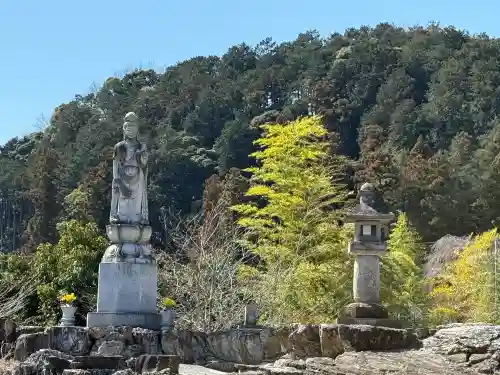 箕輪山満行院霊巖寺(埼玉県)