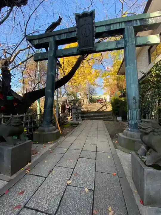 市谷亀岡八幡宮の鳥居