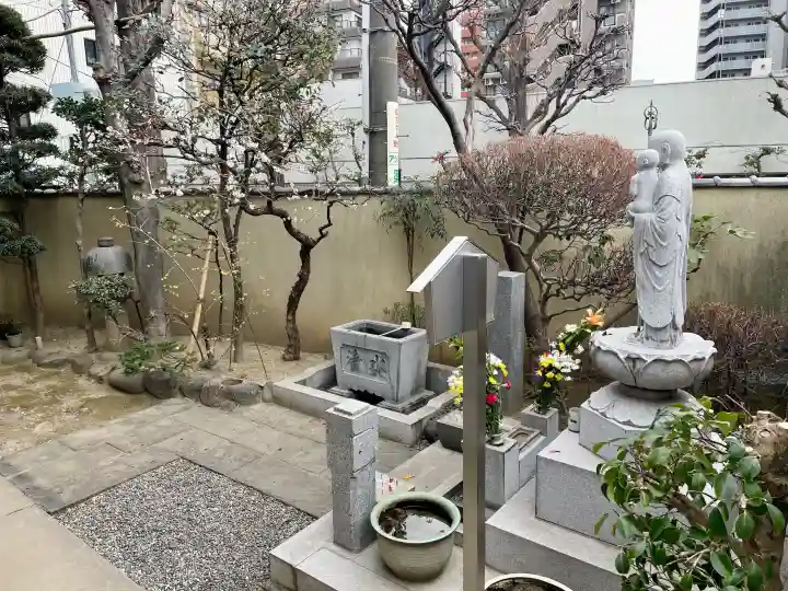 了源院の{uncategorized: "未分類", other: "その他", undefined: "問題あり", building: "その他建物", grave: "お墓", sacred_gate: "鳥居", guardian: "狛犬", statue: "像", buddha: "仏像", history: "歴史", nature: "自然", garden: "庭園", animal: "動物", pagoda: "塔", temizu: "手水舎", mountain_gate: "山門・神門", sanctuary: "本殿・本堂", subordinate: "末社・摂社", art: "芸術", scenery: "景色", jizo: "地蔵", ema: "絵馬", goshuin: "御朱印", omikuji: "おみくじ", items: "授与品その他", amulet: "お守り", goshuincho: "御朱印帳", eats: "食事", festival: "お祭り", votive_dance: "神楽", shichigosan: "七五三参", wedding: "結婚式", experience: "体験その他", initially: "初詣", around: "周辺", anti_infection: "感染症対策"}