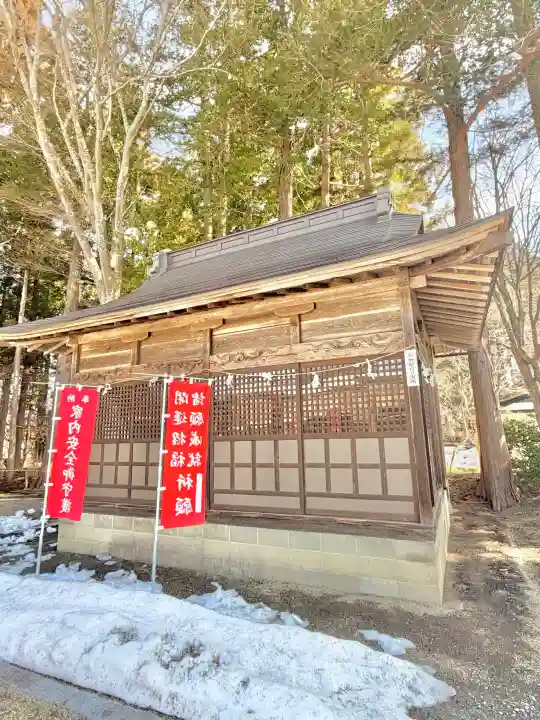熊野神社の{uncategorized: "未分類", other: "その他", undefined: "問題あり", building: "その他建物", grave: "お墓", sacred_gate: "鳥居", guardian: "狛犬", statue: "像", buddha: "仏像", history: "歴史", nature: "自然", garden: "庭園", animal: "動物", pagoda: "塔", temizu: "手水舎", mountain_gate: "山門・神門", sanctuary: "本殿・本堂", subordinate: "末社・摂社", art: "芸術", scenery: "景色", jizo: "地蔵", ema: "絵馬", goshuin: "御朱印", omikuji: "おみくじ", items: "授与品その他", amulet: "お守り", goshuincho: "御朱印帳", eats: "食事", festival: "お祭り", votive_dance: "神楽", shichigosan: "七五三参", wedding: "結婚式", experience: "体験その他", initially: "初詣", around: "周辺", anti_infection: "感染症対策"}