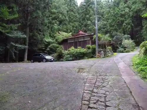 軍刀利神社の建物その他