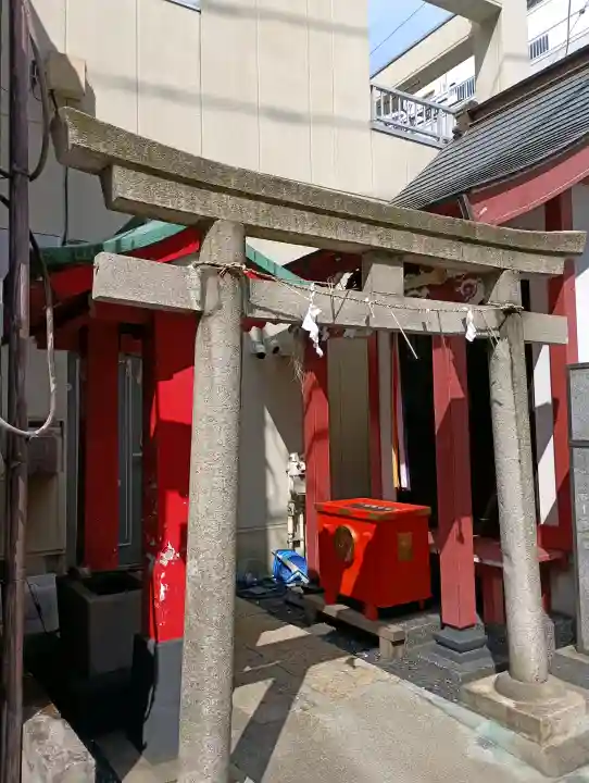 加賀美久米森稲荷神社の{uncategorized: "未分類", other: "その他", undefined: "問題あり", building: "その他建物", grave: "お墓", sacred_gate: "鳥居", guardian: "狛犬", statue: "像", buddha: "仏像", history: "歴史", nature: "自然", garden: "庭園", animal: "動物", pagoda: "塔", temizu: "手水舎", mountain_gate: "山門・神門", sanctuary: "本殿・本堂", subordinate: "末社・摂社", art: "芸術", scenery: "景色", jizo: "地蔵", ema: "絵馬", goshuin: "御朱印", omikuji: "おみくじ", items: "授与品その他", amulet: "お守り", goshuincho: "御朱印帳", eats: "食事", festival: "お祭り", votive_dance: "神楽", shichigosan: "七五三参", wedding: "結婚式", experience: "体験その他", initially: "初詣", around: "周辺", anti_infection: "感染症対策"}