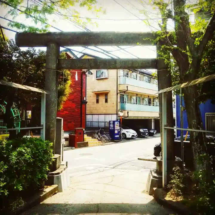 諏訪神社の鳥居