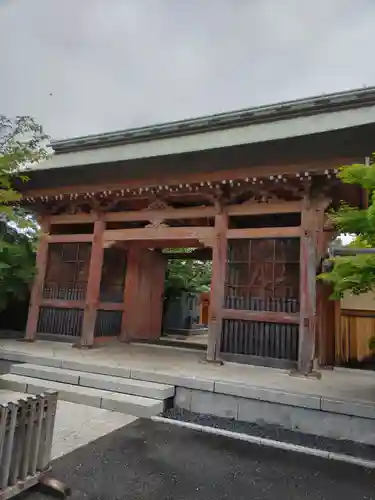 観音寺の山門