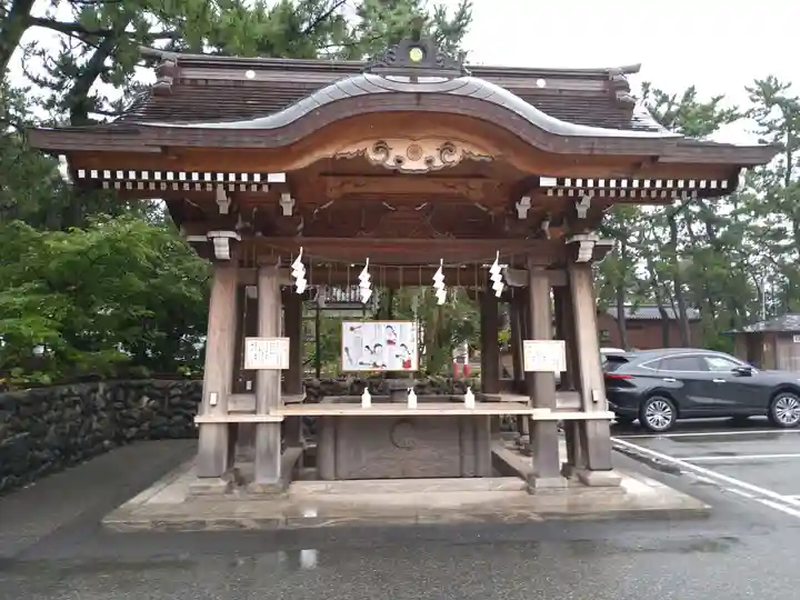 新潟縣護國神社の手水舎