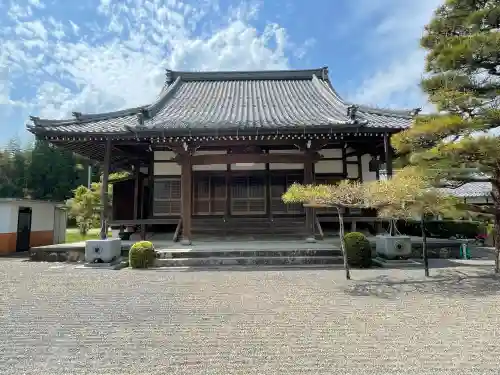 法泉寺の{uncategorized: "未分類", other: "その他", undefined: "問題あり", building: "その他建物", grave: "お墓", sacred_gate: "鳥居", guardian: "狛犬", statue: "像", buddha: "仏像", history: "歴史", nature: "自然", garden: "庭園", animal: "動物", pagoda: "塔", temizu: "手水舎", mountain_gate: "山門・神門", sanctuary: "本殿・本堂", subordinate: "末社・摂社", art: "芸術", scenery: "景色", jizo: "地蔵", ema: "絵馬", goshuin: "御朱印", omikuji: "おみくじ", items: "授与品その他", amulet: "お守り", goshuincho: "御朱印帳", eats: "食事", festival: "お祭り", votive_dance: "神楽", shichigosan: "七五三参", wedding: "結婚式", experience: "体験その他", initially: "初詣", around: "周辺", anti_infection: "感染症対策"}