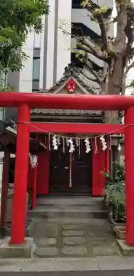 鳥居稲荷神社の鳥居