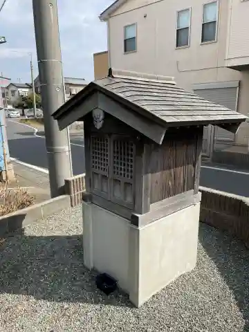 祠(宮山)の{uncategorized: "未分類", other: "その他", undefined: "問題あり", building: "その他建物", grave: "お墓", sacred_gate: "鳥居", guardian: "狛犬", statue: "像", buddha: "仏像", history: "歴史", nature: "自然", garden: "庭園", animal: "動物", pagoda: "塔", temizu: "手水舎", mountain_gate: "山門・神門", sanctuary: "本殿・本堂", subordinate: "末社・摂社", art: "芸術", scenery: "景色", jizo: "地蔵", ema: "絵馬", goshuin: "御朱印", omikuji: "おみくじ", items: "授与品その他", amulet: "お守り", goshuincho: "御朱印帳", eats: "食事", festival: "お祭り", votive_dance: "神楽", shichigosan: "七五三参", wedding: "結婚式", experience: "体験その他", initially: "初詣", around: "周辺", anti_infection: "感染症対策"}