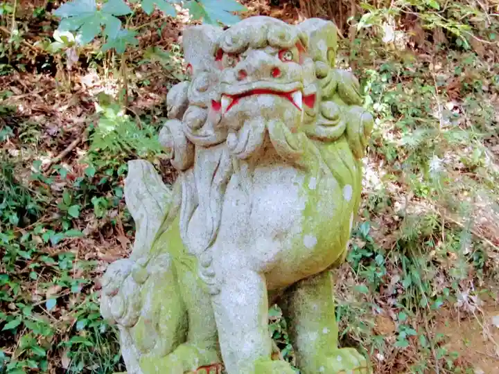 左右神社の狛犬