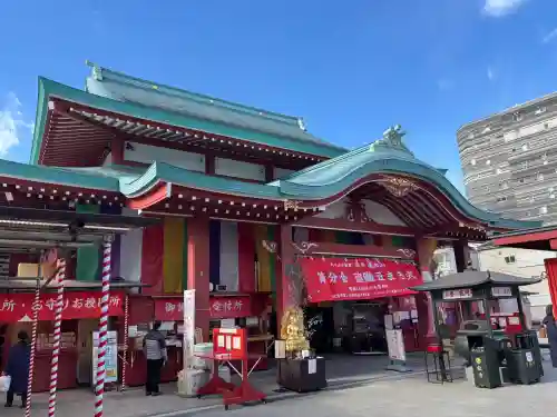成田山横浜別院延命院の{uncategorized: "未分類", other: "その他", undefined: "問題あり", building: "その他建物", grave: "お墓", sacred_gate: "鳥居", guardian: "狛犬", statue: "像", buddha: "仏像", history: "歴史", nature: "自然", garden: "庭園", animal: "動物", pagoda: "塔", temizu: "手水舎", mountain_gate: "山門・神門", sanctuary: "本殿・本堂", subordinate: "末社・摂社", art: "芸術", scenery: "景色", jizo: "地蔵", ema: "絵馬", goshuin: "御朱印", omikuji: "おみくじ", items: "授与品その他", amulet: "お守り", goshuincho: "御朱印帳", eats: "食事", festival: "お祭り", votive_dance: "神楽", shichigosan: "七五三参", wedding: "結婚式", experience: "体験その他", initially: "初詣", around: "周辺", anti_infection: "感染症対策"}