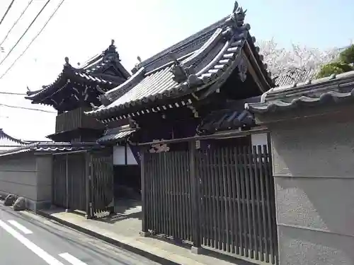 隆専寺の山門・神門