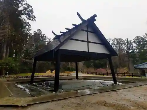 彌彦神社の建物その他