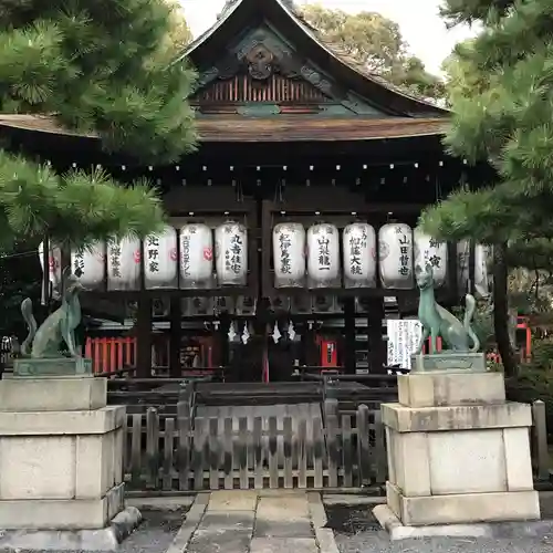 満足稲荷神社の本殿・本堂