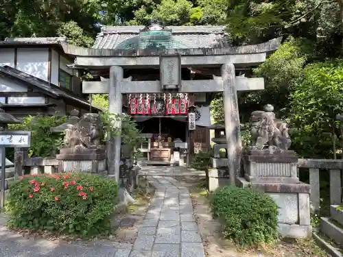 吉水辨財天堂の{uncategorized: "未分類", other: "その他", undefined: "問題あり", building: "その他建物", grave: "お墓", sacred_gate: "鳥居", guardian: "狛犬", statue: "像", buddha: "仏像", history: "歴史", nature: "自然", garden: "庭園", animal: "動物", pagoda: "塔", temizu: "手水舎", mountain_gate: "山門・神門", sanctuary: "本殿・本堂", subordinate: "末社・摂社", art: "芸術", scenery: "景色", jizo: "地蔵", ema: "絵馬", goshuin: "御朱印", omikuji: "おみくじ", items: "授与品その他", amulet: "お守り", goshuincho: "御朱印帳", eats: "食事", festival: "お祭り", votive_dance: "神楽", shichigosan: "七五三参", wedding: "結婚式", experience: "体験その他", initially: "初詣", around: "周辺", anti_infection: "感染症対策"}