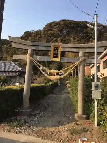 八幡神社の鳥居