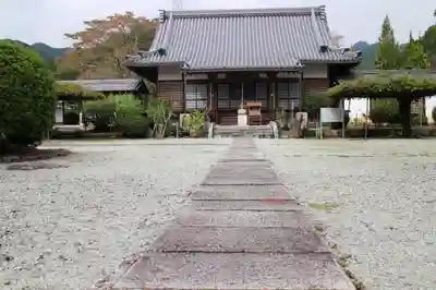 世尊寺の本殿・本堂