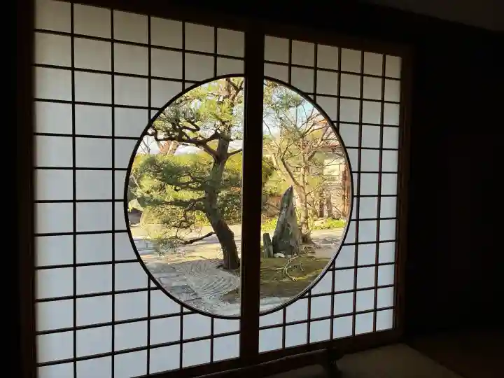 光明院(光明禅院)の{uncategorized: "未分類", other: "その他", undefined: "問題あり", building: "その他建物", grave: "お墓", sacred_gate: "鳥居", guardian: "狛犬", statue: "像", buddha: "仏像", history: "歴史", nature: "自然", garden: "庭園", animal: "動物", pagoda: "塔", temizu: "手水舎", mountain_gate: "山門・神門", sanctuary: "本殿・本堂", subordinate: "末社・摂社", art: "芸術", scenery: "景色", jizo: "地蔵", ema: "絵馬", goshuin: "御朱印", omikuji: "おみくじ", items: "授与品その他", amulet: "お守り", goshuincho: "御朱印帳", eats: "食事", festival: "お祭り", votive_dance: "神楽", shichigosan: "七五三参", wedding: "結婚式", experience: "体験その他", initially: "初詣", around: "周辺", anti_infection: "感染症対策"}