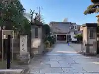 法善寺の山門・神門