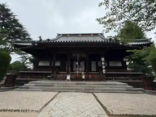 寛永寺(根本中堂)の{uncategorized: "未分類", other: "その他", undefined: "問題あり", building: "その他建物", grave: "お墓", sacred_gate: "鳥居", guardian: "狛犬", statue: "像", buddha: "仏像", history: "歴史", nature: "自然", garden: "庭園", animal: "動物", pagoda: "塔", temizu: "手水舎", mountain_gate: "山門・神門", sanctuary: "本殿・本堂", subordinate: "末社・摂社", art: "芸術", scenery: "景色", jizo: "地蔵", ema: "絵馬", goshuin: "御朱印", omikuji: "おみくじ", items: "授与品その他", amulet: "お守り", goshuincho: "御朱印帳", eats: "食事", festival: "お祭り", votive_dance: "神楽", shichigosan: "七五三参", wedding: "結婚式", experience: "体験その他", initially: "初詣", around: "周辺", anti_infection: "感染症対策"}