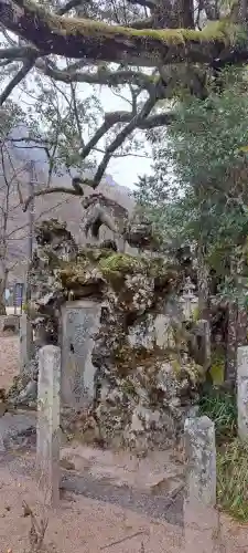 吉香神社の{uncategorized: "未分類", other: "その他", undefined: "問題あり", building: "その他建物", grave: "お墓", sacred_gate: "鳥居", guardian: "狛犬", statue: "像", buddha: "仏像", history: "歴史", nature: "自然", garden: "庭園", animal: "動物", pagoda: "塔", temizu: "手水舎", mountain_gate: "山門・神門", sanctuary: "本殿・本堂", subordinate: "末社・摂社", art: "芸術", scenery: "景色", jizo: "地蔵", ema: "絵馬", goshuin: "御朱印", omikuji: "おみくじ", items: "授与品その他", amulet: "お守り", goshuincho: "御朱印帳", eats: "食事", festival: "お祭り", votive_dance: "神楽", shichigosan: "七五三参", wedding: "結婚式", experience: "体験その他", initially: "初詣", around: "周辺", anti_infection: "感染症対策"}