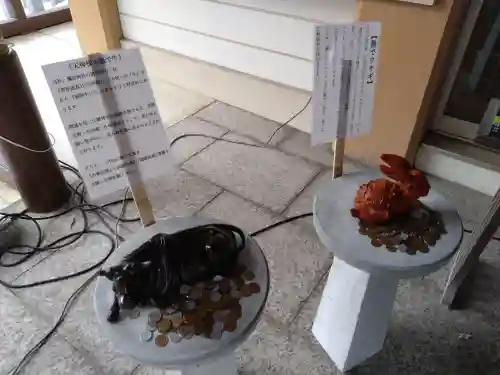 彌彦神社　(伊夜日子神社)の像