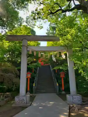 穴八幡宮の鳥居