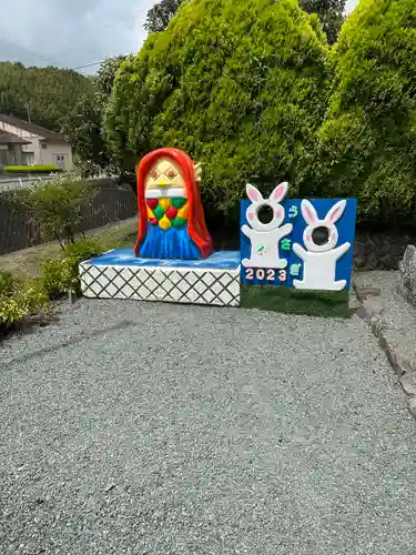 辰水神社の建物その他