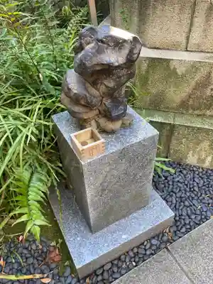 愛宕神社の像